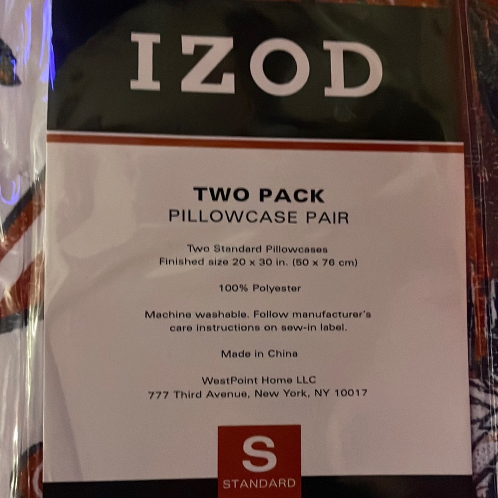 IZOD set of 2 Standard Pillow Cases. New in package